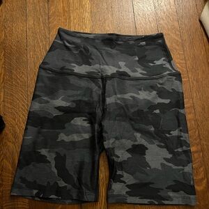 Beyond Yoga Gray Camouflage Shorts